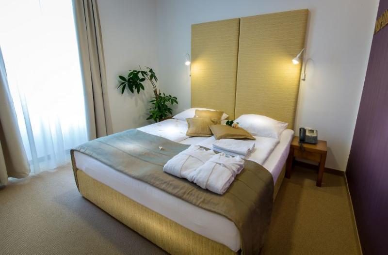 Hotel Rimski Dvor - Rimske Terme 림스키타플레스 외부 사진