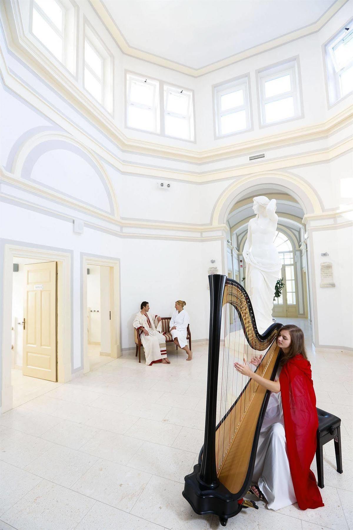 Hotel Rimski Dvor - Rimske Terme 림스키타플레스 외부 사진